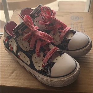 Hello Kitty x Converse Chuck Taylor All-Stars LE